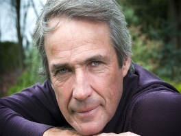 In werkelijkheid is Alan Hansen presentator en ex-voetballer.