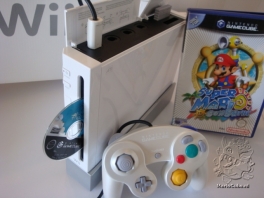 Sluit een GameCube controller aan en je kan ook <a href = https://www.mariocube.nl/GameCube_Cheats_en_Reviews.php target = _blank>GameCube Spellen</a> spelen op de Wii!